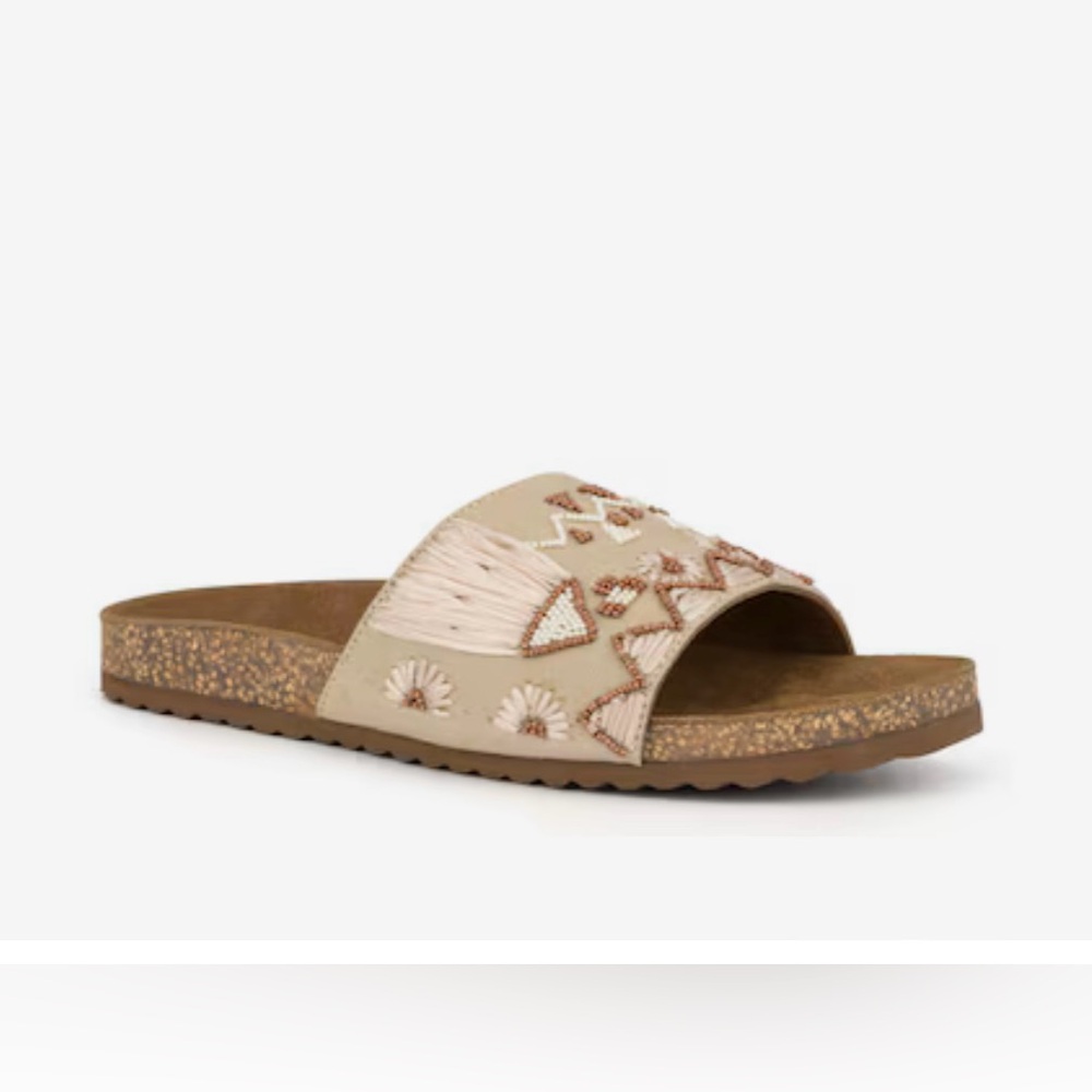 NWOT Torgeis Delilah Footbed Sandal in Beige